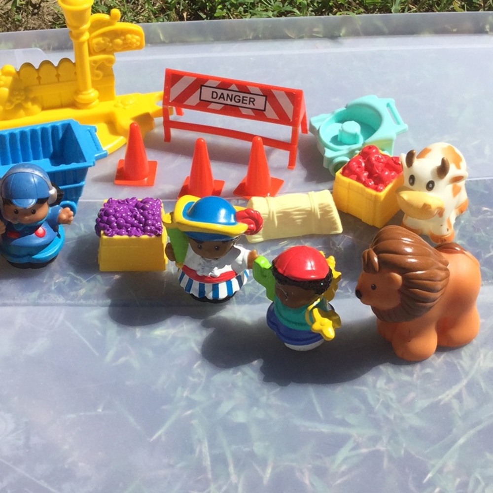 Fisher price people - Picture 2 of 7